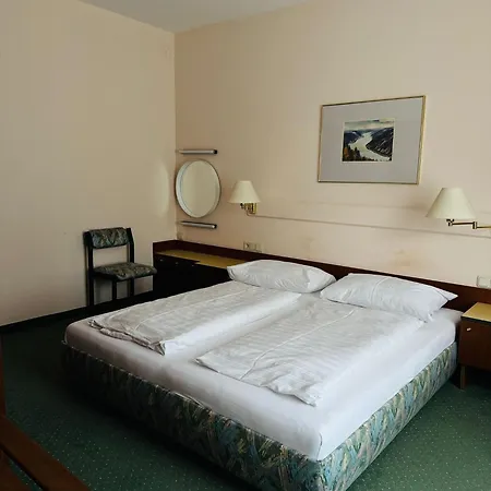 ホテル See-hotel Post Am Attersee 4*